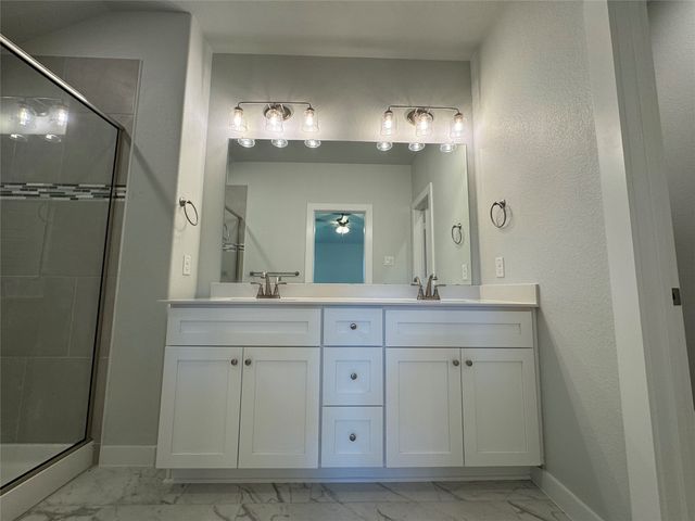 605 Finlee Way, Tioga, TX 76271