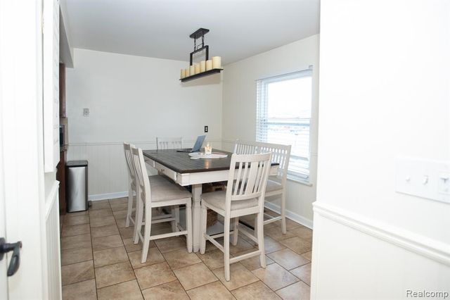 37816 Charter Oaks Boulevard, Clinton Township, MI 48036