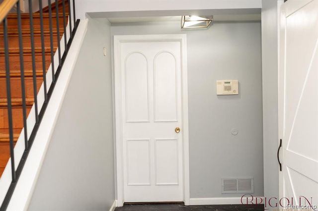 37816 Charter Oaks Boulevard, Clinton Township, MI 48036