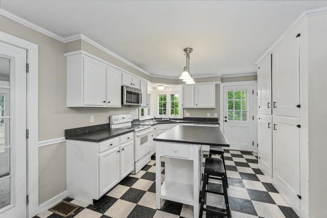 540 Concord Street, Manchester, NH 03104
