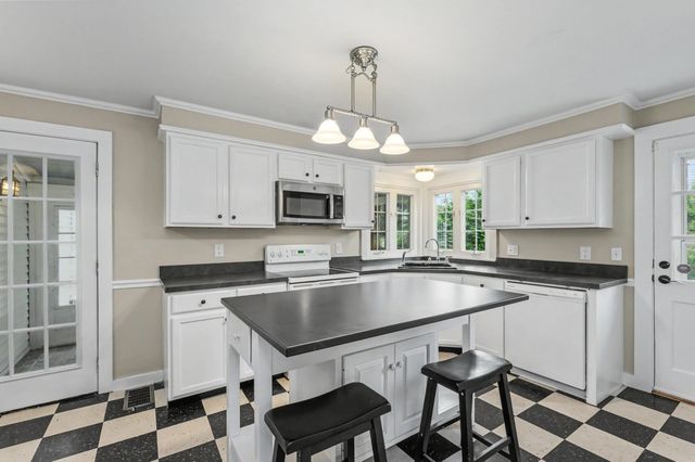 540 Concord Street, Manchester, NH 03104