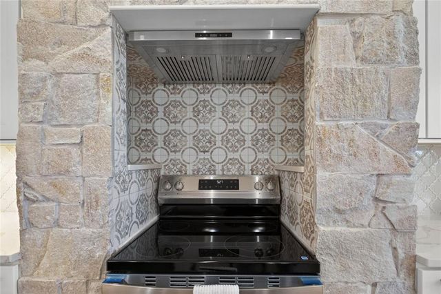 9093 Hanover Street, Lithia Springs, GA 30122