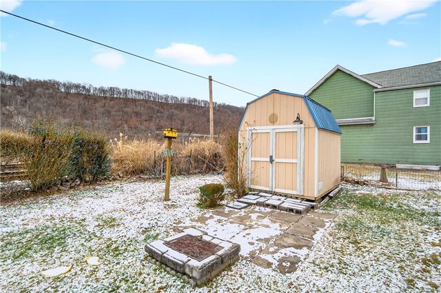 101 7th St, Monongahela City, PA 15063