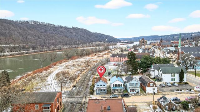 101 7th St, Monongahela City, PA 15063