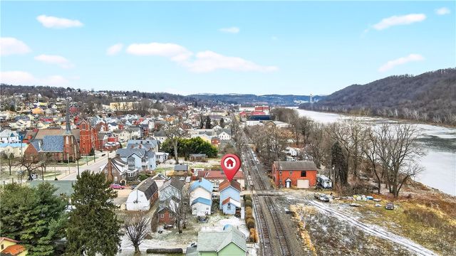 101 7th St, Monongahela City, PA 15063