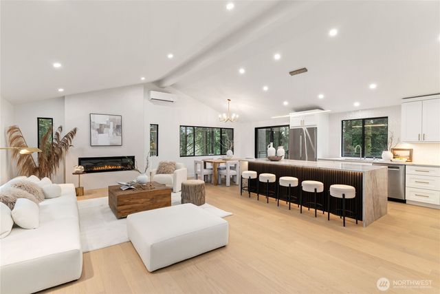 22911 57th Avenue SE, Woodinville, WA 98072