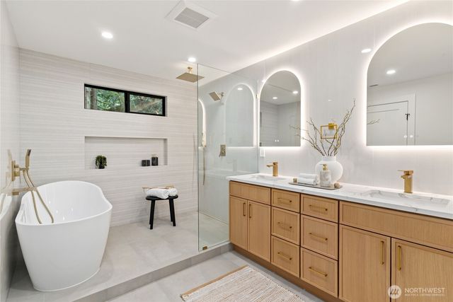 22911 57th Avenue SE, Woodinville, WA 98072