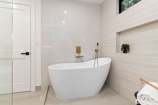 22911 57th Avenue SE, Woodinville, WA 98072