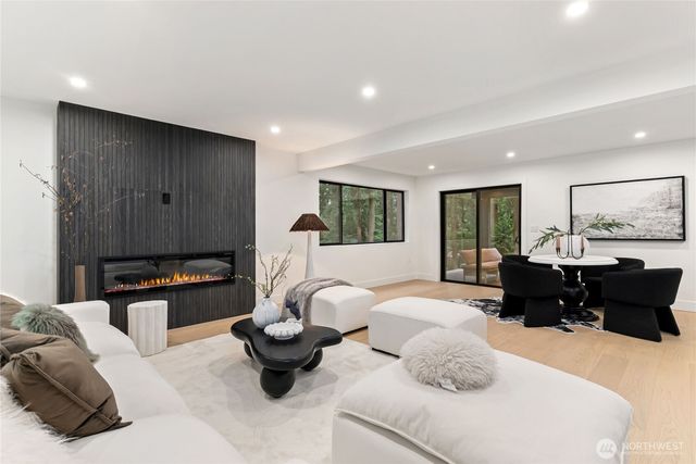 22911 57th Avenue SE, Woodinville, WA 98072