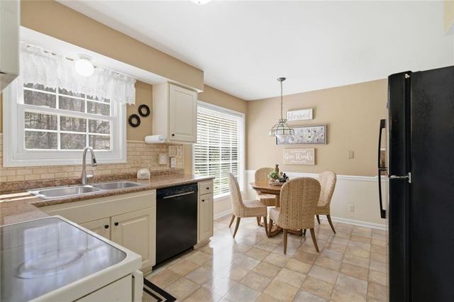 237 Lamplighter Lane SE, Marietta, GA 30067