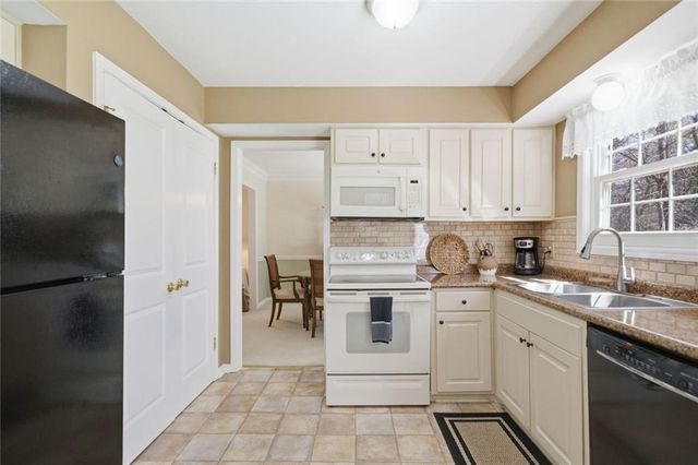 237 Lamplighter Lane SE, Marietta, GA 30067