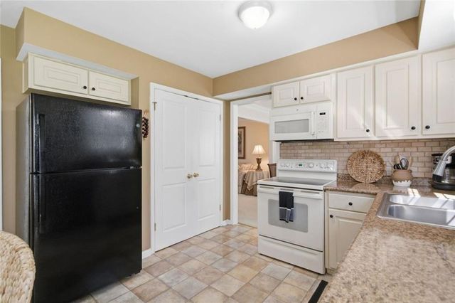 237 Lamplighter Lane SE, Marietta, GA 30067