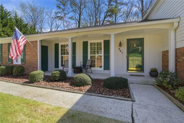 237 Lamplighter Lane SE, Marietta, GA 30067