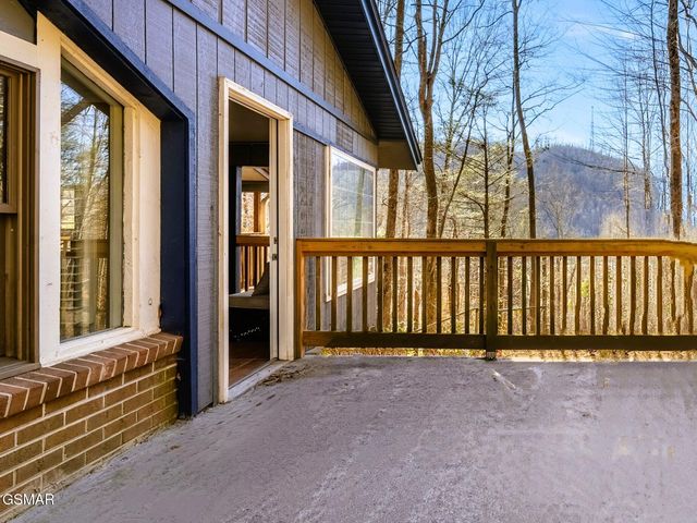751 Ridge Road, Gatlinburg, TN 37738