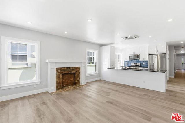 224 N New Hampshire Avenue, Los Angeles, CA 90004