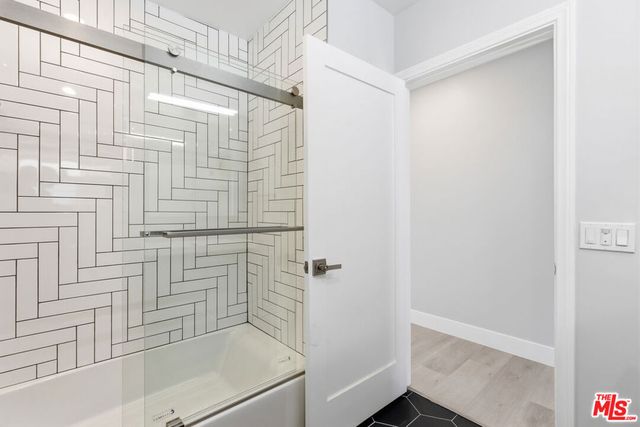 224 N New Hampshire Avenue, Los Angeles, CA 90004