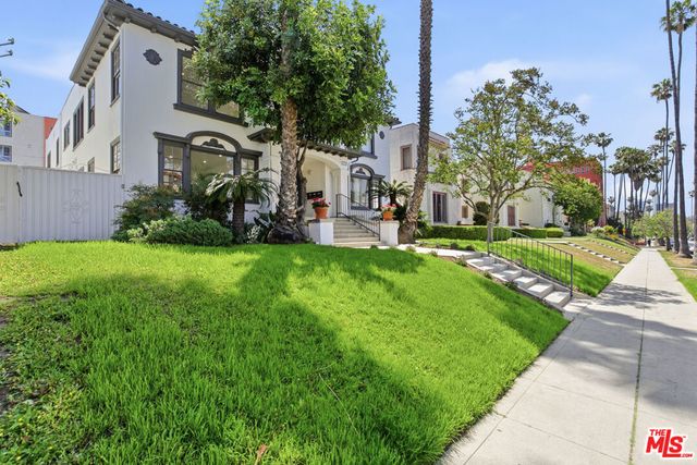 224 N New Hampshire Avenue, Los Angeles, CA 90004