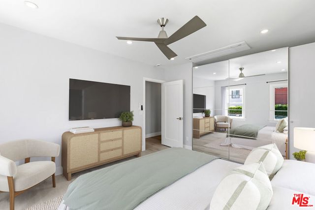 224 N New Hampshire Avenue, Los Angeles, CA 90004