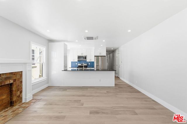 224 N New Hampshire Avenue, Los Angeles, CA 90004