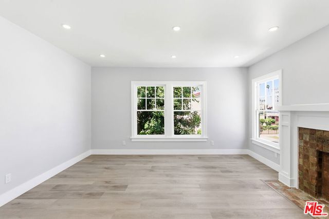 224 N New Hampshire Avenue, Los Angeles, CA 90004