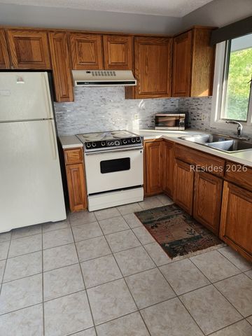 18 Saw Timber Dr, Hilton Head Island, SC 29926