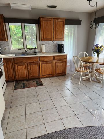 18 Saw Timber Dr, Hilton Head Island, SC 29926