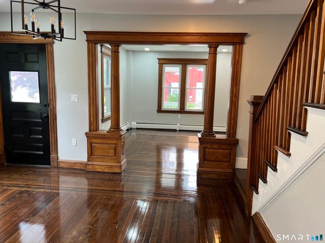 17 Lilac Street, Manchester, CT 06040