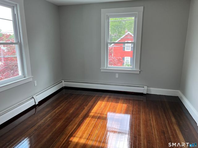 17 Lilac Street, Manchester, CT 06040