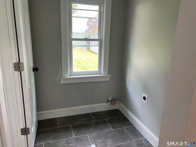 17 Lilac Street, Manchester, CT 06040