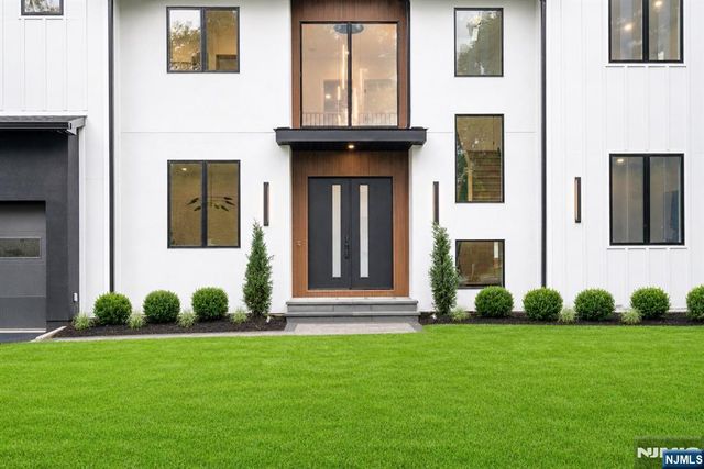 65 Lenox Avenue, Demarest, NJ 07627
