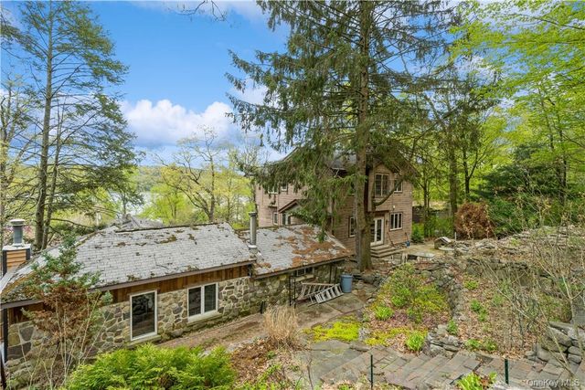 17 Seneca Hill, Greenwood Lake, NY 10925