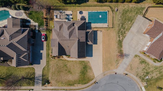 2827 Craythorne Dr, Murfreesboro, TN 37129