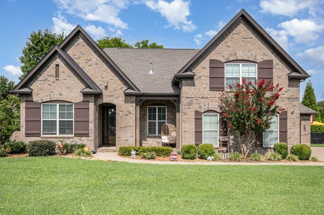 2827 Craythorne Dr, Murfreesboro, TN 37129