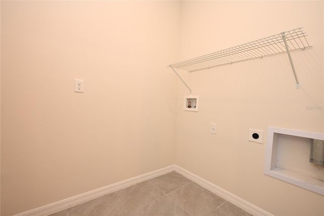 2548 RYLAND FALLS DRIVE, Lakeland, FL 33811