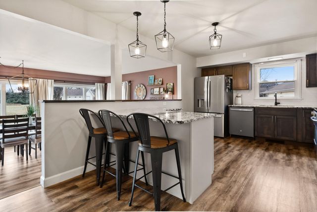 221 E Elizabeth Drive, Crown Point, IN 46307