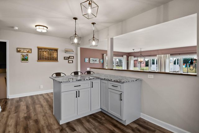 221 E Elizabeth Drive, Crown Point, IN 46307