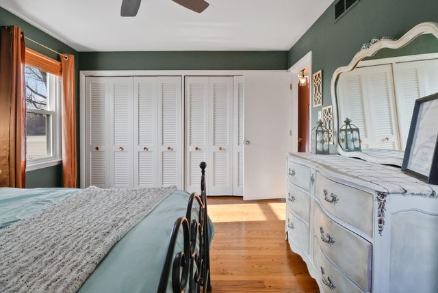 221 E Elizabeth Drive, Crown Point, IN 46307