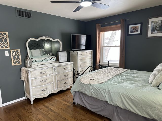 221 E Elizabeth Drive, Crown Point, IN 46307