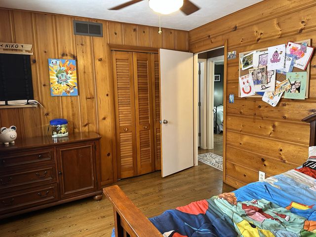 221 E Elizabeth Drive, Crown Point, IN 46307