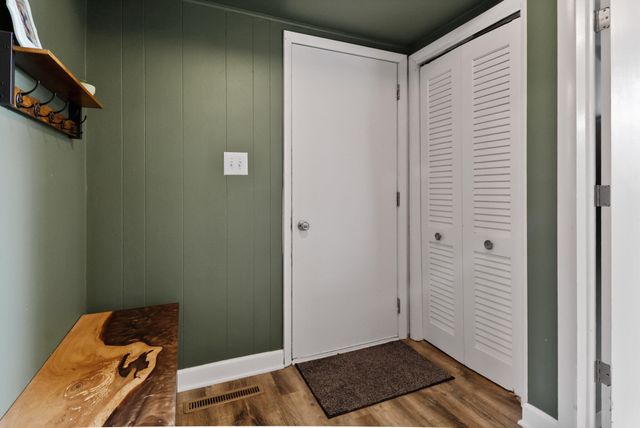 221 E Elizabeth Drive, Crown Point, IN 46307