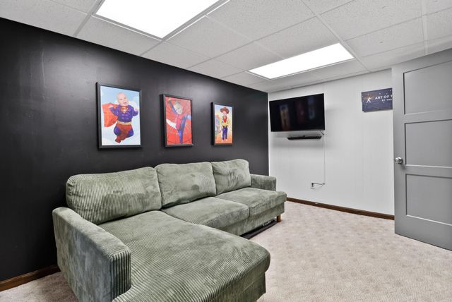 221 E Elizabeth Drive, Crown Point, IN 46307