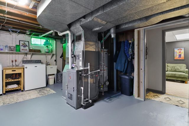 221 E Elizabeth Drive, Crown Point, IN 46307