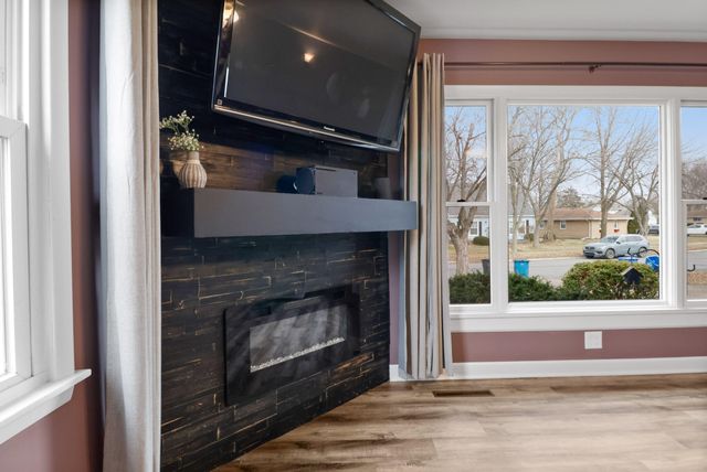 221 E Elizabeth Drive, Crown Point, IN 46307