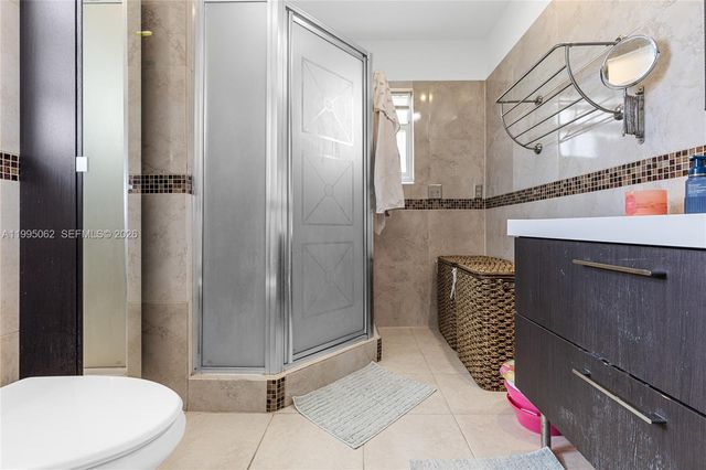 6330 Funston St, Hollywood, FL 33023