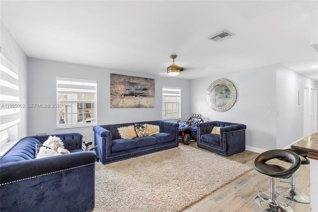 6330 Funston St, Hollywood, FL 33023