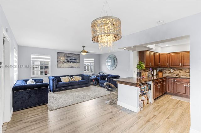 6330 Funston St, Hollywood, FL 33023