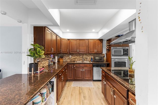 6330 Funston St, Hollywood, FL 33023