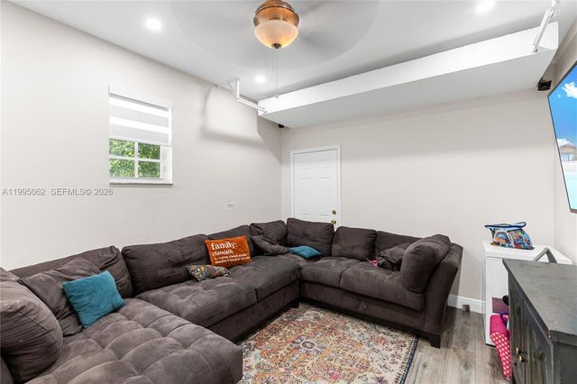 6330 Funston St, Hollywood, FL 33023