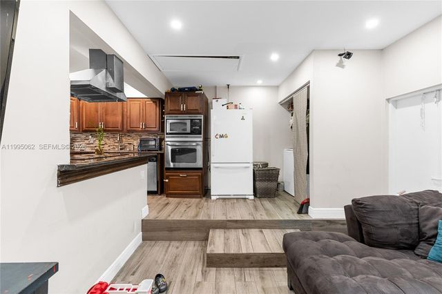 6330 Funston St, Hollywood, FL 33023