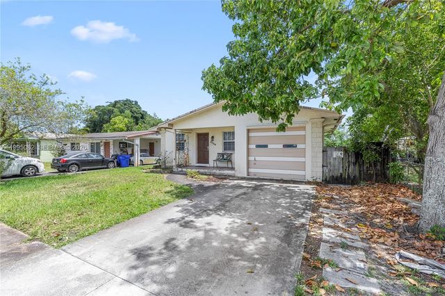 6330 Funston St, Hollywood, FL 33023